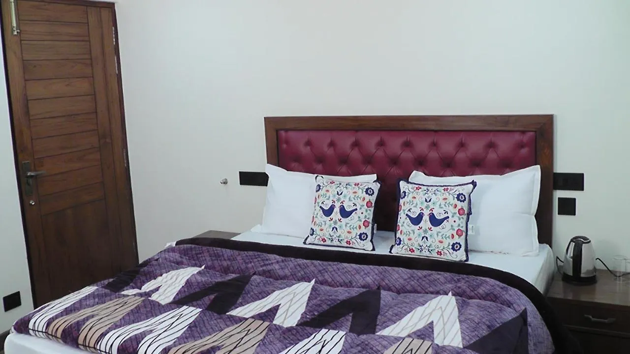 Hotel Jakhu Heights Shimla India